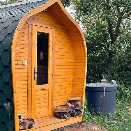 Mecklenbue Mit Teich, Kamin, Sauna Und Hotpott * Dargun