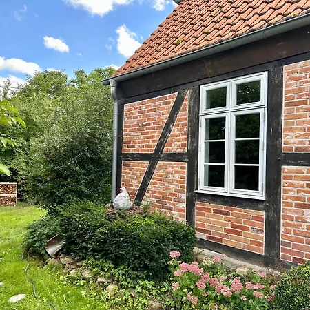 Apartment Mecklenbü Mit Teich, Kamin, Sauna Und Hotpott Dargun