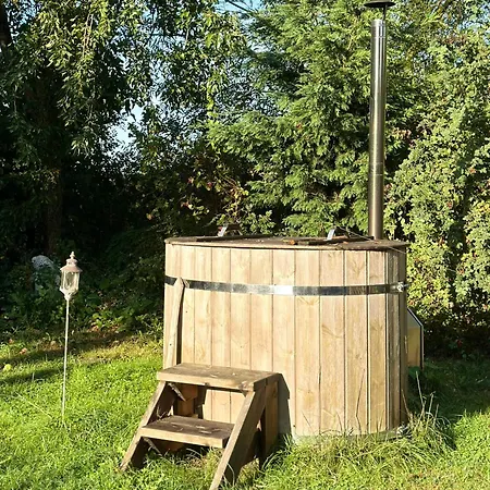Mecklenbue Mit Teich, Kamin, Sauna Und Hotpott Dargun
